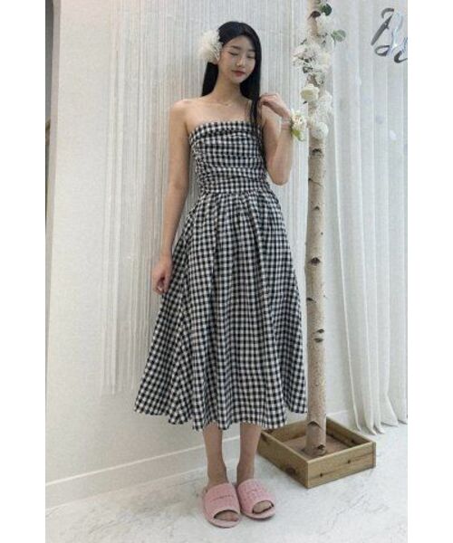 HYBERNAT(ハイバーナット)の「オフショルダー チューブトップワンピース 2カラー(ワンピース・レディース・その他・LARGE/SMALL/MEDIUM)」の4枚目の写真