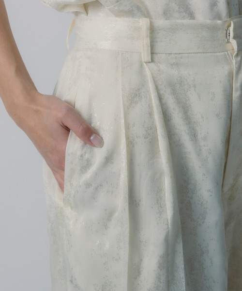 AJUGA.（アジュガ）の「箔プリントタックパンツ（その他パンツ・レディース・ライトイエロー・FREE）」の3枚目の写真