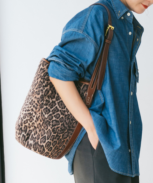 Spick & Span（スピックアンドスパン）の「《WEB限定 / 追加3》A VACATION/ア ヴァケーション MARCHE BROWN LEO（ショルダーバッグ・レディース・ブラウン・FREE）」の4枚目の写真