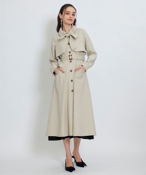 REDYAZEL（レディアゼル）の「2WAYレイヤードライクリボントレンチコート（トレンチコート・レディース・ベージュ/サックスブルー/オフホワイト・MEDIUM/SMALL）」の2枚目の写真