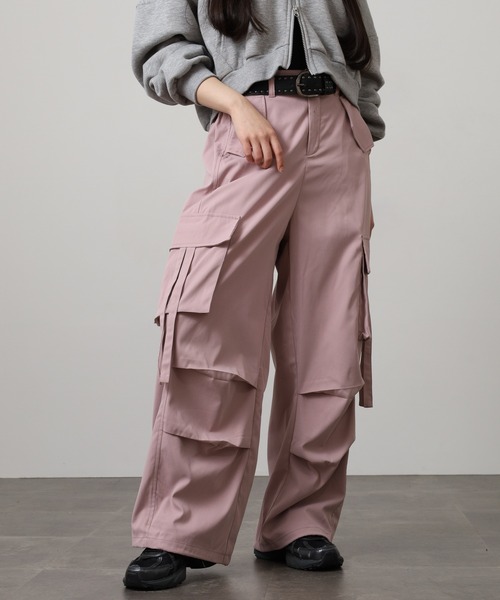 .WORKS（ドットワークス）の「.worksスタッズベルト付カーゴパンツ（カーゴパンツ・レディース・ダークグレー/ブラック/アイボリー/ピンク・M）」の4枚目の写真
