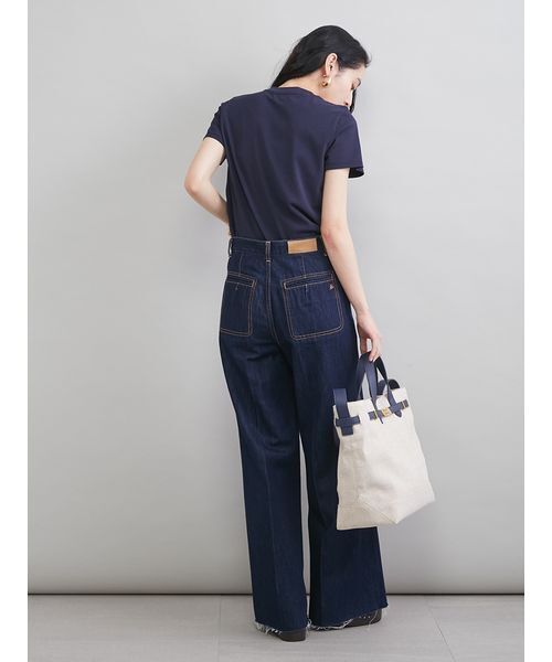 Mila Owen（ミラオーウェン）の「玉縁ポケットセミフレアデニムパンツ（デニムパンツ・レディース・ライトブルー/インディゴブルー/ベージュ・00/2/1/0）」の17枚目の写真