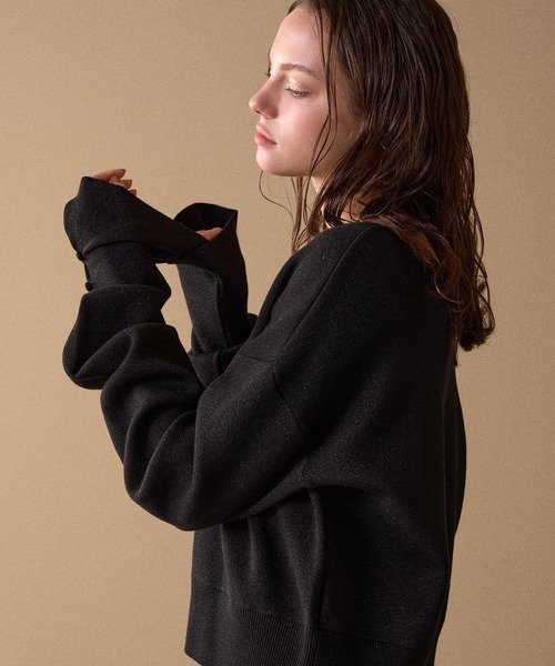 MIELI INVARIANT（ミエリインヴァリアント）の「2way Tuck Glitter Knit Tops（ニット/セーター・レディース・ブラック・FREE）」の2枚目の写真