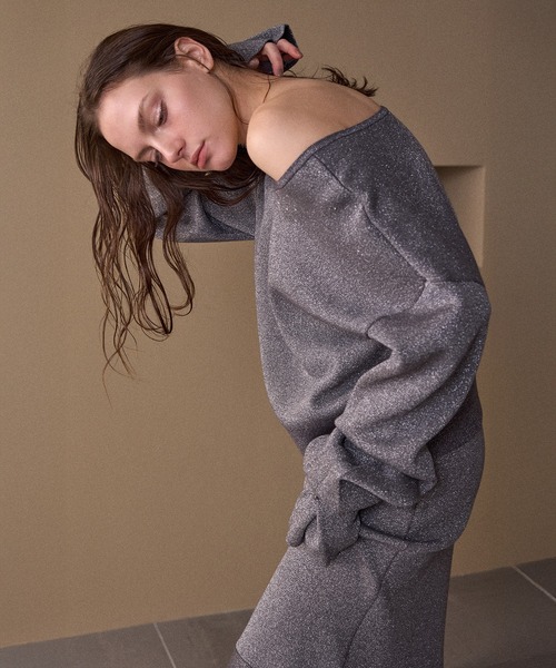 MIELI INVARIANT（ミエリインヴァリアント）の「2way Tuck Glitter Knit Tops（ニット/セーター・レディース・ブラック・FREE）」の8枚目の写真