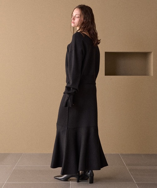 MIELI INVARIANT（ミエリインヴァリアント）の「2way Tuck Glitter Knit Tops（ニット/セーター・レディース・ブラック・FREE）」の5枚目の写真