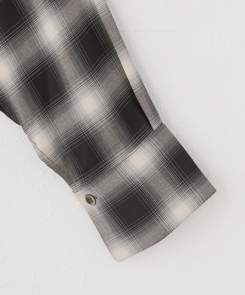 U by SPICK&SPAN（ユーバイスピックアンドスパン）の「CAMIRABLE ビッグシャツ（シャツ/ブラウス・レディース・ネイビー/サックスブルー・FREE）」の5枚目の写真