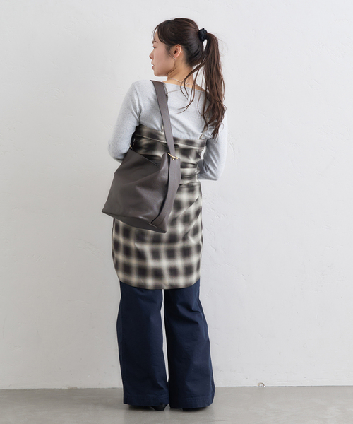 U by SPICK&SPAN（ユーバイスピックアンドスパン）の「CAMIRABLE ビッグシャツ（シャツ/ブラウス・レディース・ネイビー/サックスブルー・FREE）」の8枚目の写真