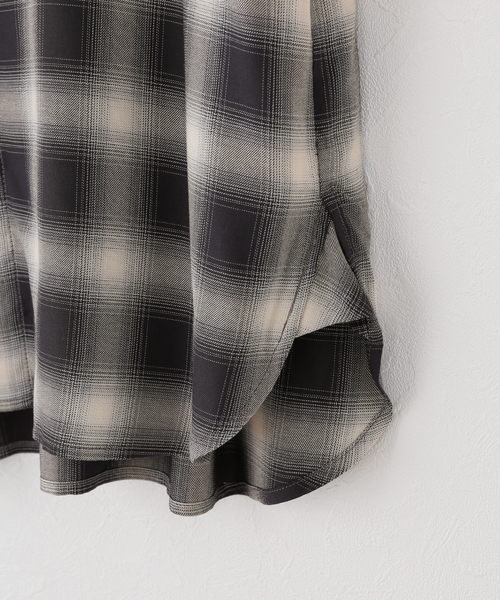 U by SPICK&SPAN（ユーバイスピックアンドスパン）の「CAMIRABLE ビッグシャツ（シャツ/ブラウス・レディース・ネイビー/サックスブルー・FREE）」の13枚目の写真