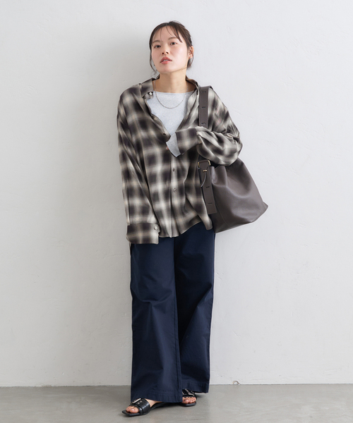 U by SPICK&SPAN（ユーバイスピックアンドスパン）の「CAMIRABLE ビッグシャツ（シャツ/ブラウス・レディース・ネイビー/サックスブルー・FREE）」の14枚目の写真