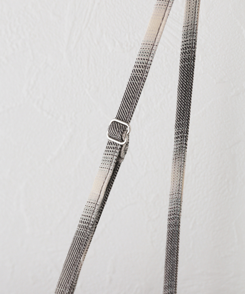 U by SPICK&SPAN（ユーバイスピックアンドスパン）の「CAMIRABLE ビッグシャツ（シャツ/ブラウス・レディース・ネイビー/サックスブルー・FREE）」の17枚目の写真