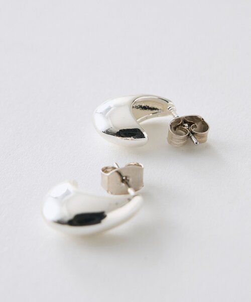 THE PAUSE(ザ ポーズ)の「【THE PAUSE】カーブピアス(ピアス(両耳用)・レディース・ゴールド/シルバー・FREE)」の6枚目の写真