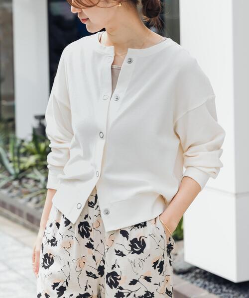 URBAN RESEARCH DOORS（アーバンリサーチドアーズ）の「ライトタックフライスカーディガン（カーディガン/ボレロ・レディース・ナチュラル/チャコールグレー/ライトブルー・FREE）」の3枚目の写真