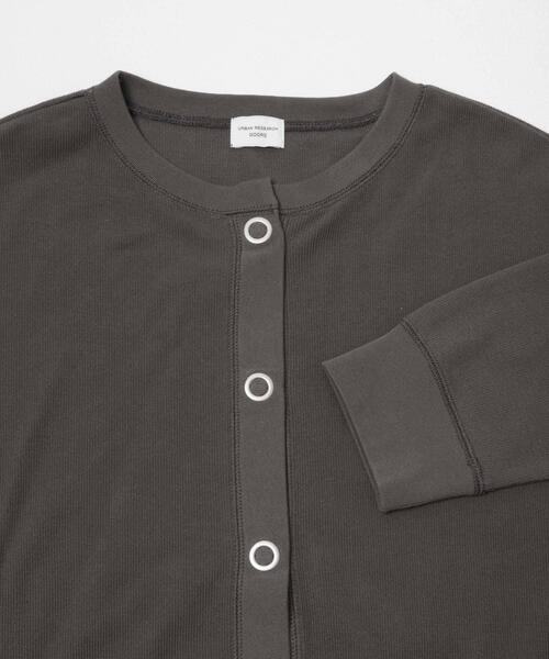 URBAN RESEARCH DOORS（アーバンリサーチドアーズ）の「ライトタックフライスカーディガン（カーディガン/ボレロ・レディース・ナチュラル/チャコールグレー/ライトブルー・FREE）」の5枚目の写真