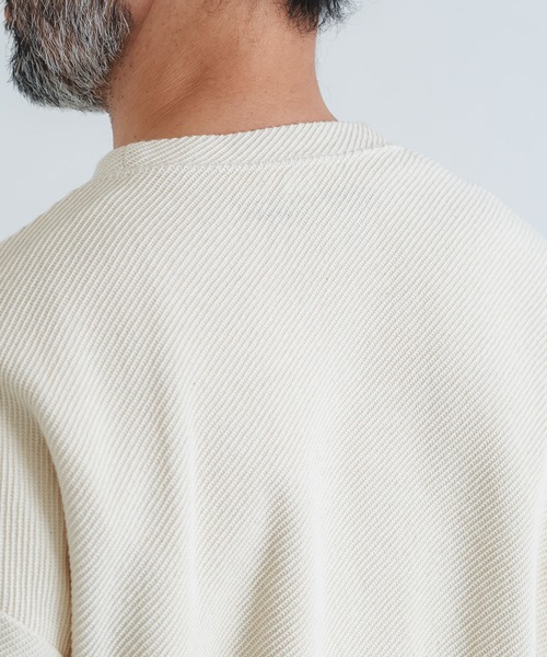quadro(クオドロ)の「16/1BDカルゼクルーネックプルオーバー(Tシャツ/カットソー・メンズ・ブラック/グレー/キナリ・MEDIUM/LARGE)」の18枚目の写真