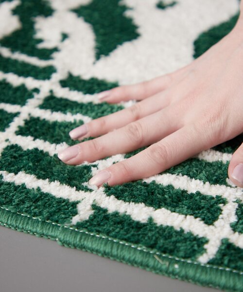 BIRTHDAY BAR（バースデイバー）の「【クリエイター「FLINT MASON」× BIRTHDAY BAR 初コラボ！】POTLUCK PASTA PARTYフロアマット（ラグ/マット・レディース・グリーン・0）」の4枚目の写真