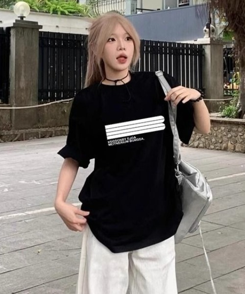 lilful(リルフル)の「【26年春夏新作】フロントプリント オーバーサイズ半袖Tシャツ(Tシャツ/カットソー・レディース・ブラック・F)」の4枚目の写真
