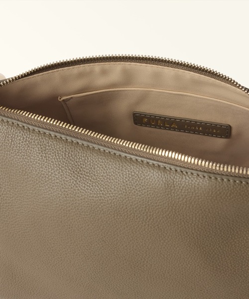 FURLA(フルラ)の「フルラ デビー (Furla Debby) ショルダーバッグ(ショルダーバッグ・レディース・ブラック・ONE SIZE)」の17枚目の写真