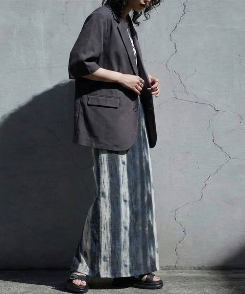 antiqua(アンティカ)の「水彩柄 ロングスカート(スカート・レディース・ブルー・ONESIZE)」の4枚目の写真