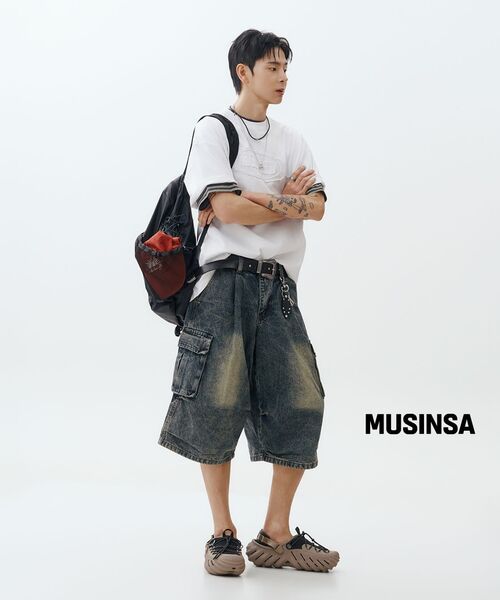 WKNDRS（ウィーキャンドース）の「[KOIN SEOUL] DAMAGED STRIPED T-SHIRT (KHAKI)（Tシャツ/カットソー・レディース・その他・SMALL/MEDIUM/LARGE/X-LARGE）」の7枚目の写真