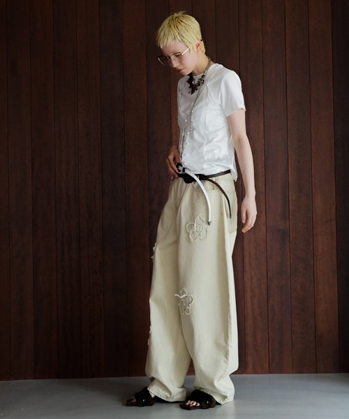 chuclla（チュクラ）の「フラワーモチーフバルーンデニム chw26s228（デニムパンツ・レディース・アイボリー/ブルー・L/S/M）」の5枚目の写真