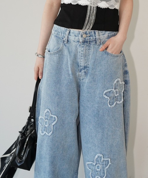 chuclla（チュクラ）の「フラワーモチーフバルーンデニム chw26s228（デニムパンツ・レディース・アイボリー/ブルー・L/S/M）」の12枚目の写真