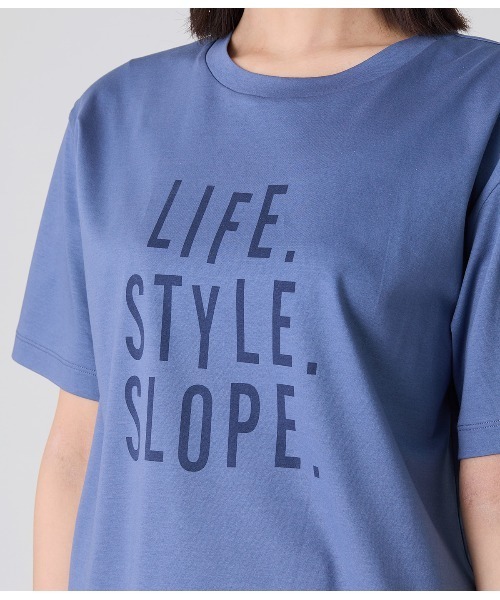 Park Slope NEWYORKER（パークスロープニューヨーカー）の「【滑らかな肌触り・着回し】LETTERING グラフィックTシャツ（Tシャツ/カットソー・レディース・ブルー・M/L）」の5枚目の写真