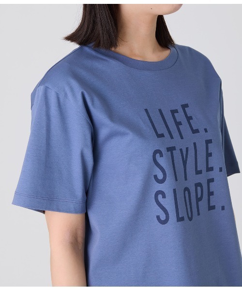 Park Slope NEWYORKER（パークスロープニューヨーカー）の「【滑らかな肌触り・着回し】LETTERING グラフィックTシャツ（Tシャツ/カットソー・レディース・ブルー・M/L）」の7枚目の写真