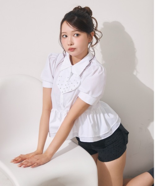 TITTY&CO.（ティティーアンドコー）の「ビジューリボンぺプラムブラウス（シャツ/ブラウス・レディース・ブルー/ホワイト・FREE）」の22枚目の写真