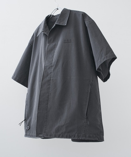 B.C STOCK(ベーセーストック)の「【吸水速乾&高通気性&セットアップ着用可】FADE GRAPH POINT シャツ(シャツ/ブラウス・メンズ・グリーン系その他/チャコールグレー/ブラック/カーキ・MEDIUM/LARGE)」の1枚目の写真
