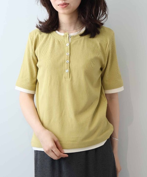 leswel(レスウェル)の「【M/L】バイカラーレイヤードライクヘンリーネックTシャツ(Tシャツ/カットソー・レディース・ブラック/ブラウン/クリーム/ベージュ/イエロー・M/L)」の1枚目の写真