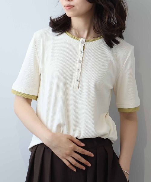leswel(レスウェル)の「【M/L】バイカラーレイヤードライクヘンリーネックTシャツ(Tシャツ/カットソー・レディース・ブラック/ブラウン/クリーム/ベージュ/イエロー・M/L)」の17枚目の写真