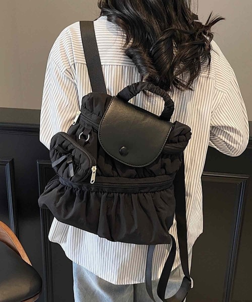 VIBGYOR(ヴィブジョー)の「Liaa/ミニポーチ付き くしゅくしゅ リュック A18791(バックパック/リュック・レディース・グレー/ブラック/ベージュ・FREE)」の1枚目の写真