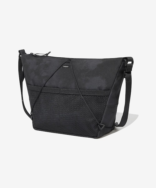 COVERNAT（カバーナット）の「LIGHTWEIGHT SACOCHE BAG（ショルダーバッグ・メンズ・パープル/ネイビー/ブラック・FREE）」の3枚目の写真