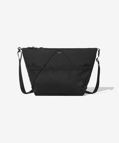 COVERNAT（カバーナット）の「LIGHTWEIGHT SACOCHE BAG（ショルダーバッグ・メンズ・パープル/ネイビー/ブラック・FREE）」の5枚目の写真