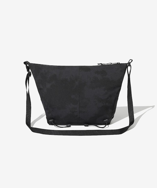 COVERNAT（カバーナット）の「LIGHTWEIGHT SACOCHE BAG（ショルダーバッグ・メンズ・パープル/ネイビー/ブラック・FREE）」の14枚目の写真