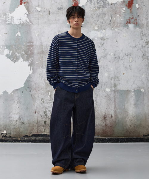 AGOD（エージーオーディー）の「スナップボタンカーブパンツ [ローインディゴ]（デニムパンツ・レディース・その他・SMALL/MEDIUM/LARGE/X-LARGE）」の4枚目の写真