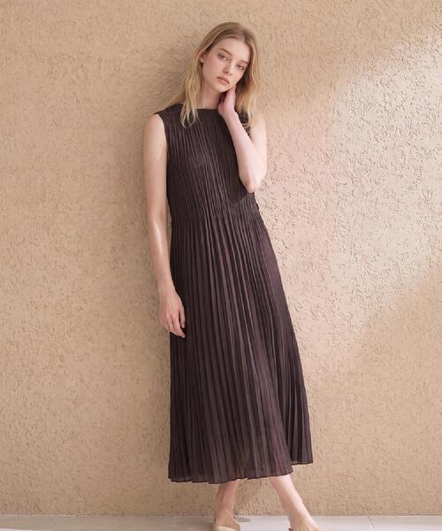 DRESSTERIOR（ドレステリア）の「【ウォッシャブル/2WAYシルエット】ノースリーブプリーツワンピース（ワンピース・レディース・ブラウン系その他/ブラック系・34/36/38）」の6枚目の写真