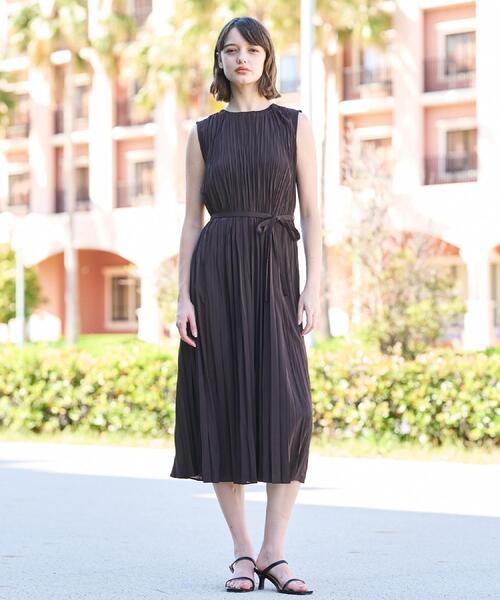 DRESSTERIOR（ドレステリア）の「【ウォッシャブル/2WAYシルエット】ノースリーブプリーツワンピース（ワンピース・レディース・ブラウン系その他/ブラック系・34/36/38）」の13枚目の写真