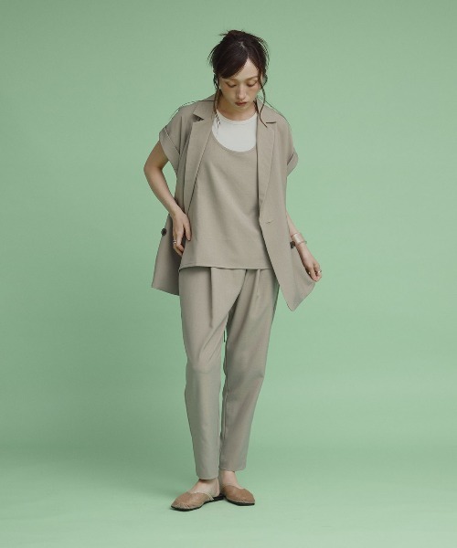 W:Huku(フーク)の「【W:Huku / シルキーサマーツイル】ホルターネック キャミソール / Silky Summer Twill Halter-Neck Camisole(キャミソール・レディース・ブラック/ベージュ/グレー・FREE)」の12枚目の写真