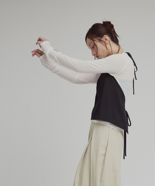 W:Huku(フーク)の「【W:Huku / シルキーサマーツイル】ホルターネック キャミソール / Silky Summer Twill Halter-Neck Camisole(キャミソール・レディース・ブラック/ベージュ/グレー・FREE)」の13枚目の写真