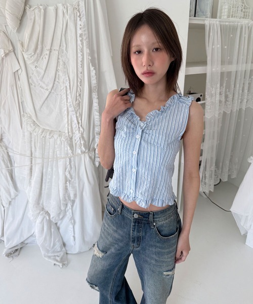 4INT.（フォイント）の「ストライプ シャーリング クロップド ノースリーブ ブラウス（シャツ/ブラウス・レディース・ベージュ/ホワイト/ライトブルー・FREE）」の17枚目の写真