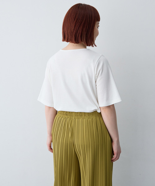 anyfee(エニフィー)の「【anyfee/大きいサイズ】着てサラ汗じみ防止クロスネックトップス/半袖Tシャツ《接触冷感・吸水速乾・UVカット》(Tシャツ/カットソー・レディース・オフホワイト/ピンク/ブラック/チャコール/ブルー/グリーン・LL/5L/3L/4L)」の21枚目の写真