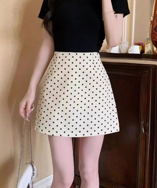 NoBelle(ノベル)の「ドット柄 フレアミニスカート(スカート・レディース・ブラック/ホワイト・S/M/L)」の6枚目の写真