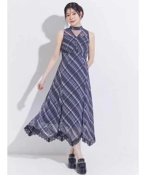 MERCURYDUO(マーキュリーデュオ)の「シアーチェックカッティングワンピース(ワンピース・レディース・チャコールグレー/ベージュ・FREE)」の1枚目の写真