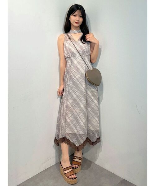 MERCURYDUO（マーキュリーデュオ）の「シアーチェックカッティングワンピース（ワンピース・レディース・チャコールグレー/ベージュ・FREE）」の22枚目の写真
