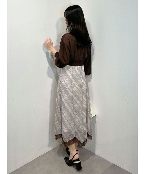 MERCURYDUO（マーキュリーデュオ）の「シアーチェックカッティングワンピース（ワンピース・レディース・チャコールグレー/ベージュ・FREE）」の17枚目の写真