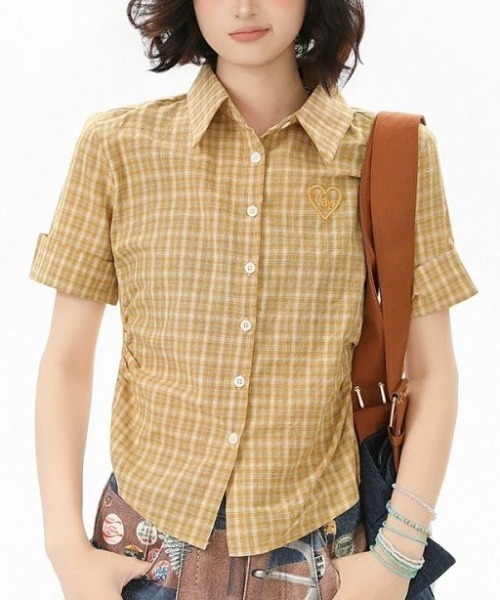 GEMEDA(ジェメダ)の「【韓国ガーリー】ハート刺繍チェック半袖シャツ 制服風ハート刺繍入りチェックシャツブラウス(シャツ/ブラウス・レディース・イエロー/ブルー・M)」の7枚目の写真