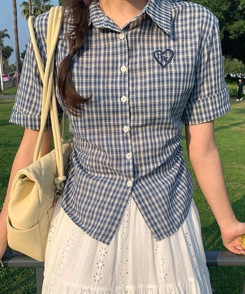 GEMEDA(ジェメダ)の「【韓国ガーリー】ハート刺繍チェック半袖シャツ 制服風ハート刺繍入りチェックシャツブラウス(シャツ/ブラウス・レディース・イエロー/ブルー・M)」の11枚目の写真