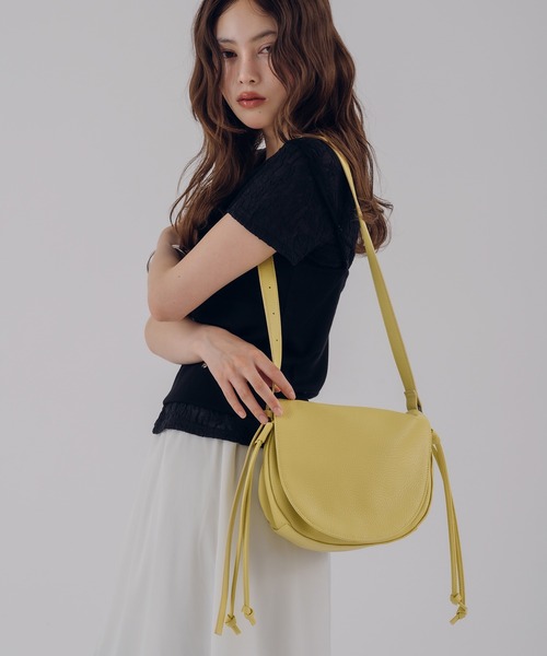 MUHET(ミュエータ)の「synthetic leather shoulder bag / シンセティックレザーショルダーバッグ(ショルダーバッグ・レディース・イエロー/ブラック・FREE)」の21枚目の写真