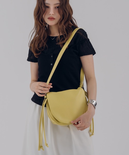 MUHET(ミュエータ)の「synthetic leather shoulder bag / シンセティックレザーショルダーバッグ(ショルダーバッグ・レディース・イエロー/ブラック・FREE)」の20枚目の写真